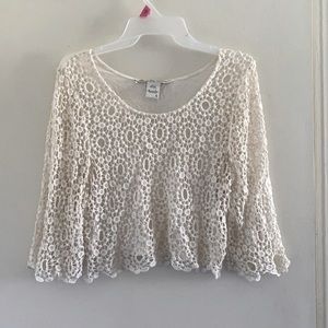 Long sleeved lace crop top